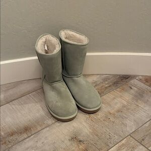 KOOLABURRA BY UGG SZ 11 Suede Light Green Short Boots